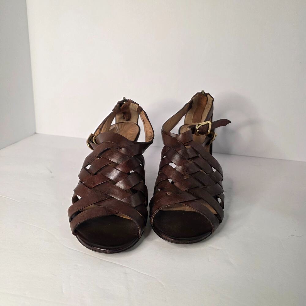 Circa Joan & David CJMarvita sandals in brown leather Size 6